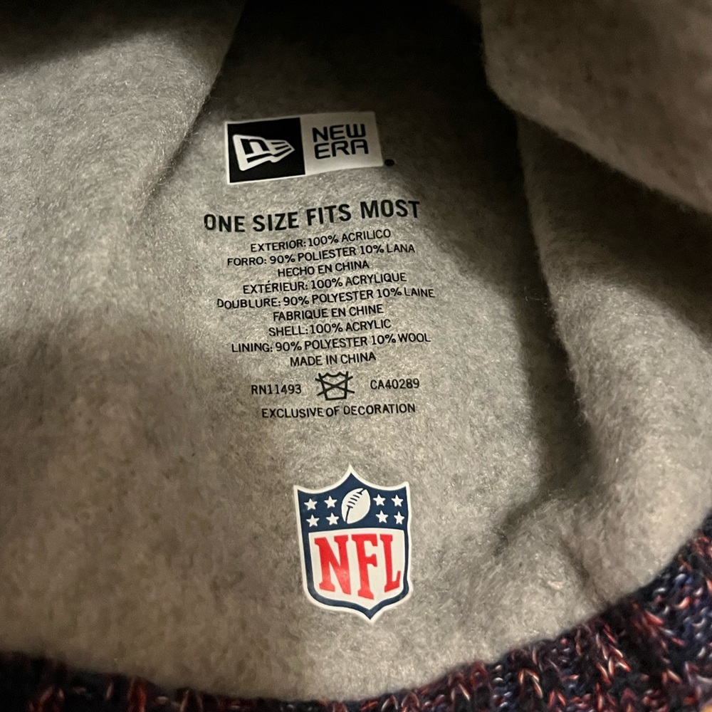 New England Patriots Women's knit fleece lined winter hat 🏈 Very warm. GO PATS! - Picture 2 of 3